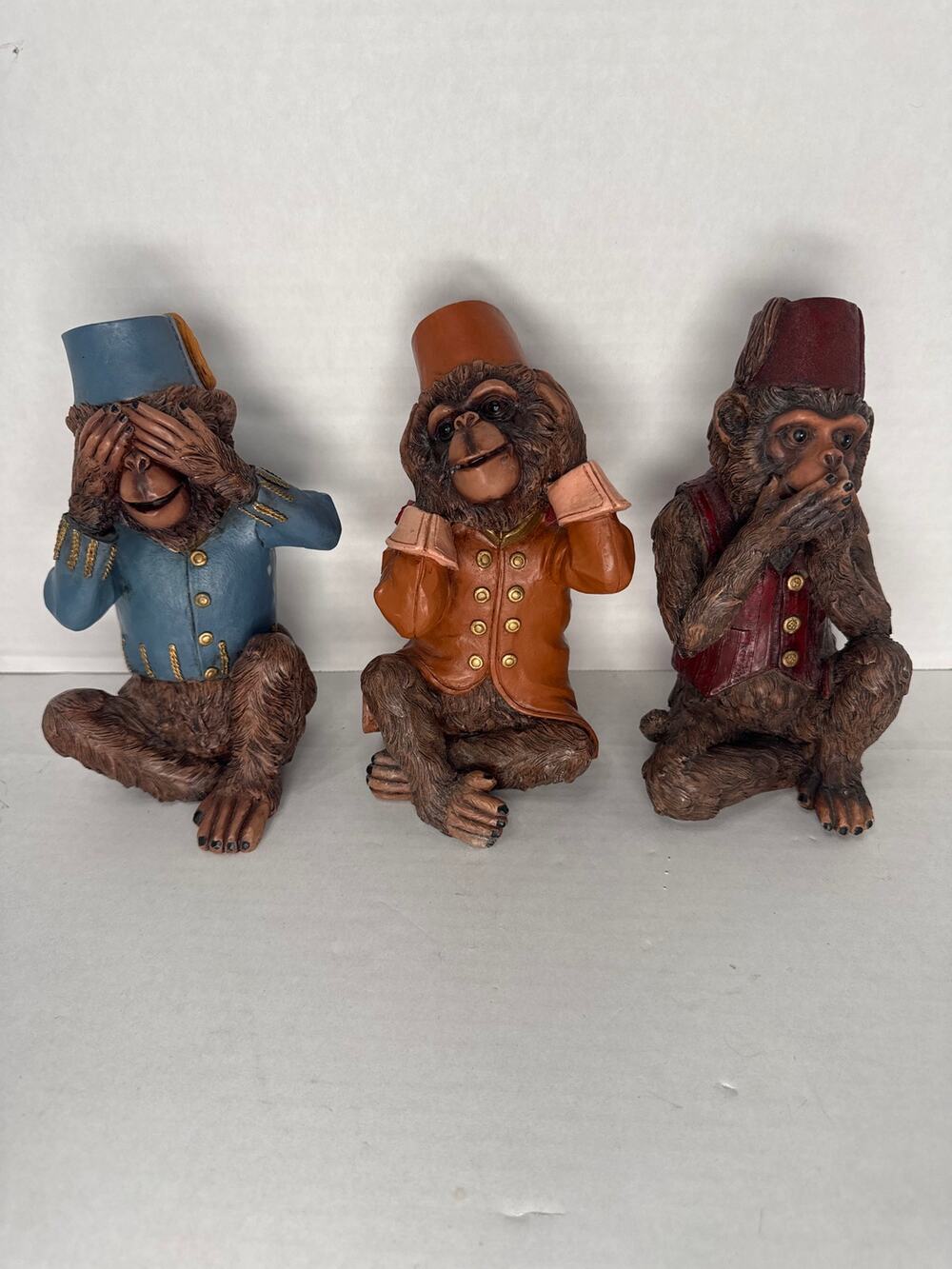 3 Wise Bellhop 7.5”Monkeys Figurines Set Hear See Speak No Evil Three Statue